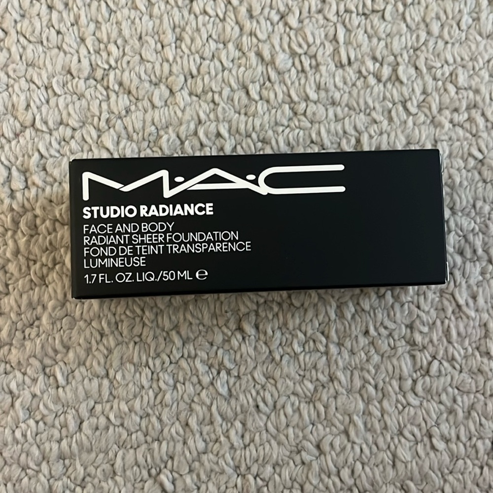 MAC Studio Radiance Face and Body Foundation